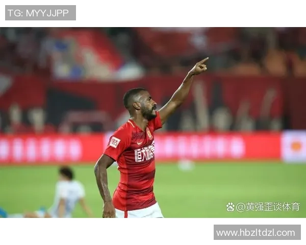 黄强专访：从青涩少年到足球传奇的成长之路回顾